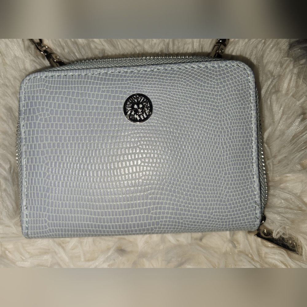 Anne Klein, baby blue crossbody, never used, detachable chain